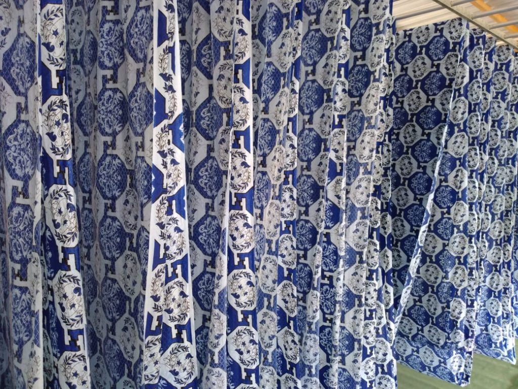 Proses Produksi Seragam Batik