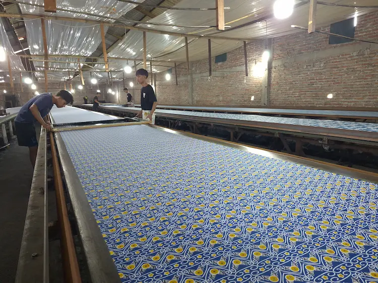 Eksklusivitas Batik Dinar: Solusi Produksi Batik Printing Solo yang Transparan dan Terpercaya